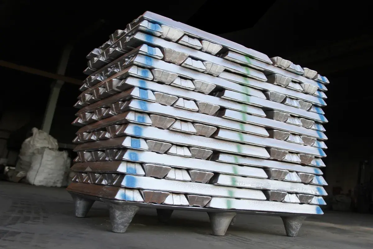 stack-of-aluminum-ingots