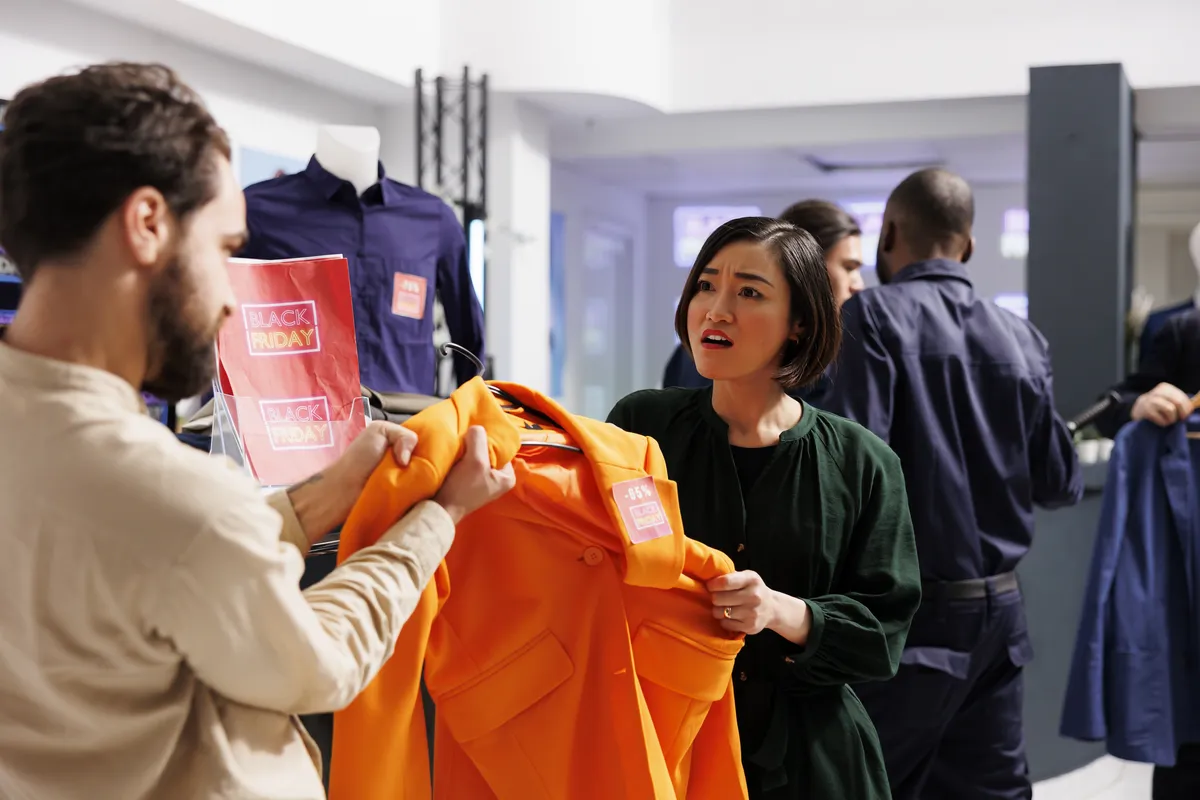 shopper-behaviour-on-black