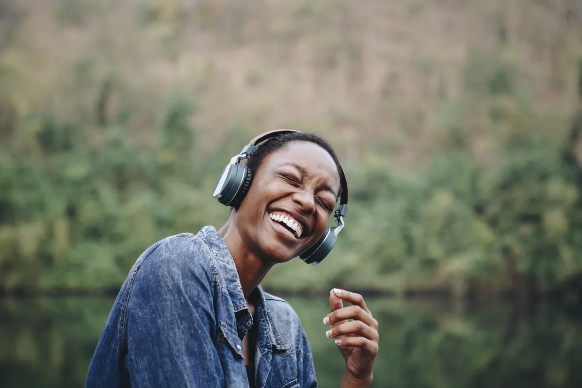 woman-listening-to-music