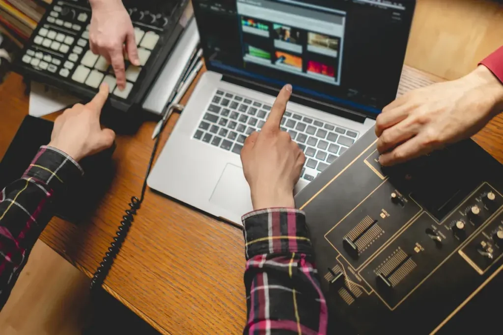 group-of-people-working
