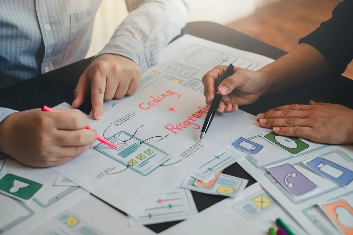 teamwork-graphic-designers-creative