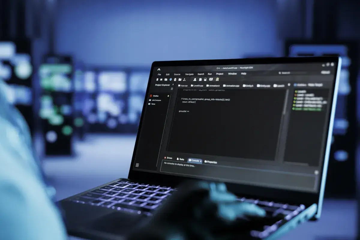 data-center-technician-runs-code