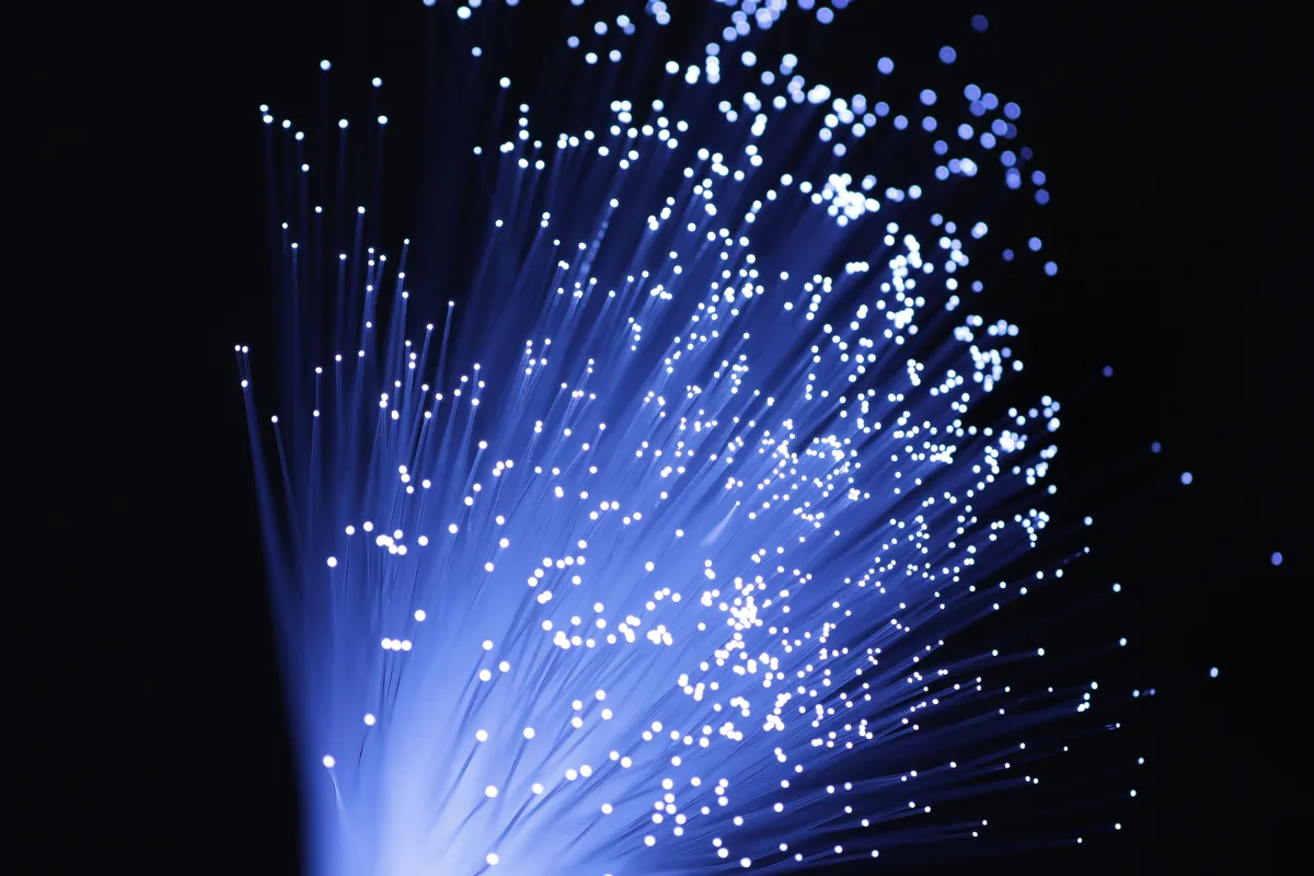 fibre-optic-cables-with-light