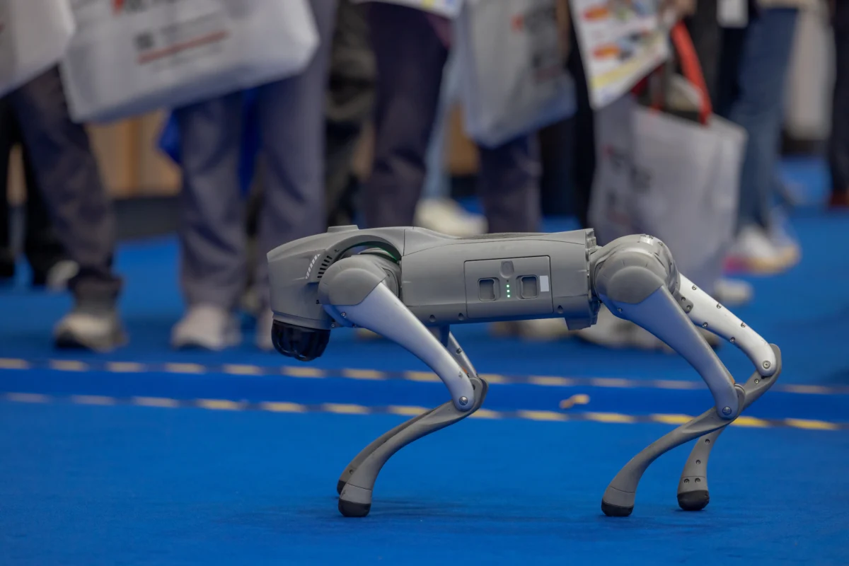 modern-quadrupedal-robot