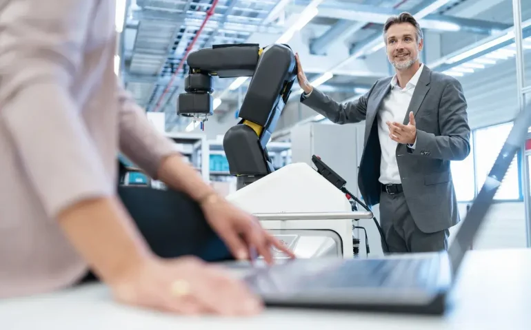 businessman-and-businesswoman