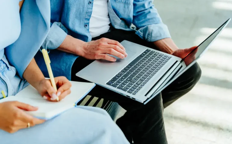 collaborative-teamwork-with-laptop