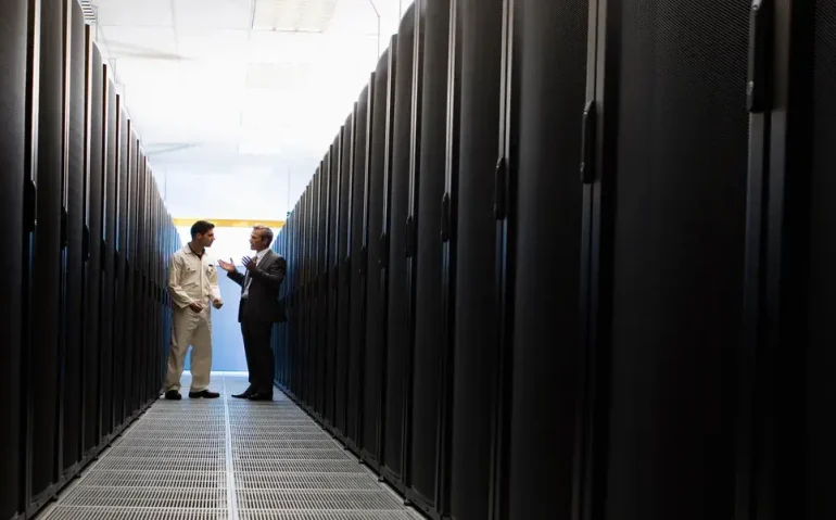 computer-technician-and-businessman