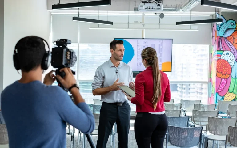corporate-professionals-presenting