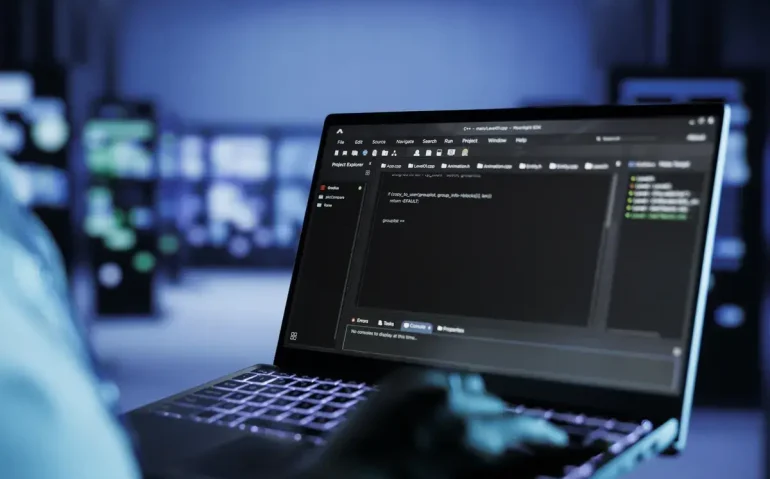 data-center-technician-runs-code