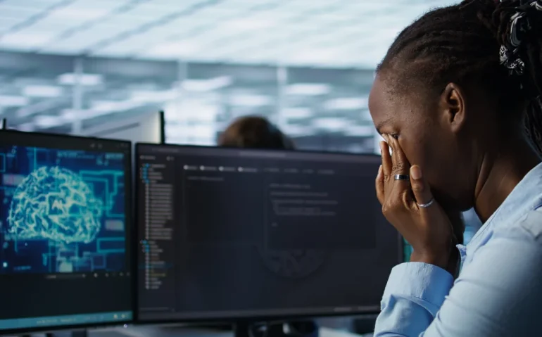 frustrated-woman-working-at-computer