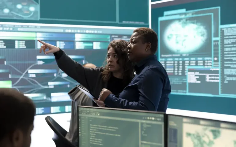 governmental-hackers-analyzing-cyber