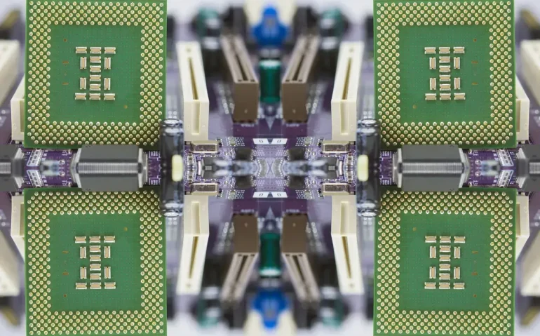 macro-view-of-cpu-pins-and-circuit