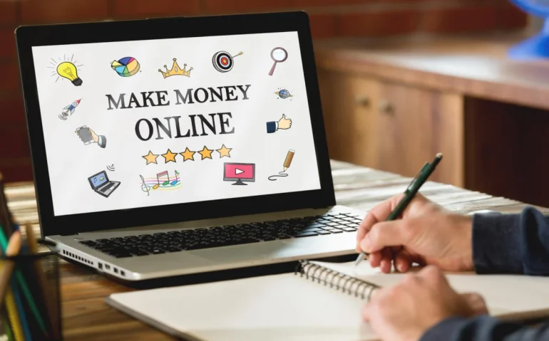 making-money-online-at-a-wooden