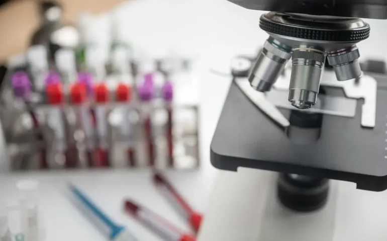 microscope-in-biotechnological-laboratory