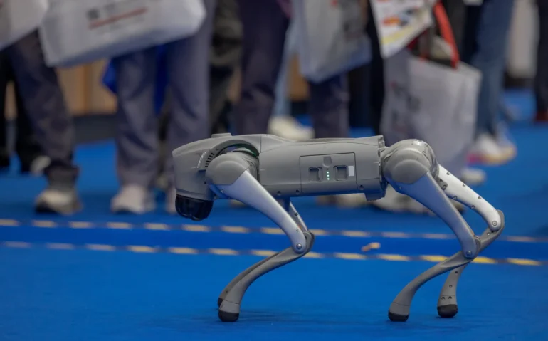 modern-quadrupedal-robot