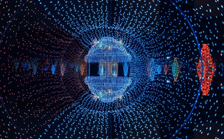 the-tunnel-of-bokeh-lighting